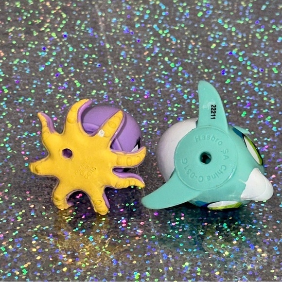 Littlest Pet Shop LPS Octopus #1309 Dolphin #2687 Hasbro - Picture 8 of 8